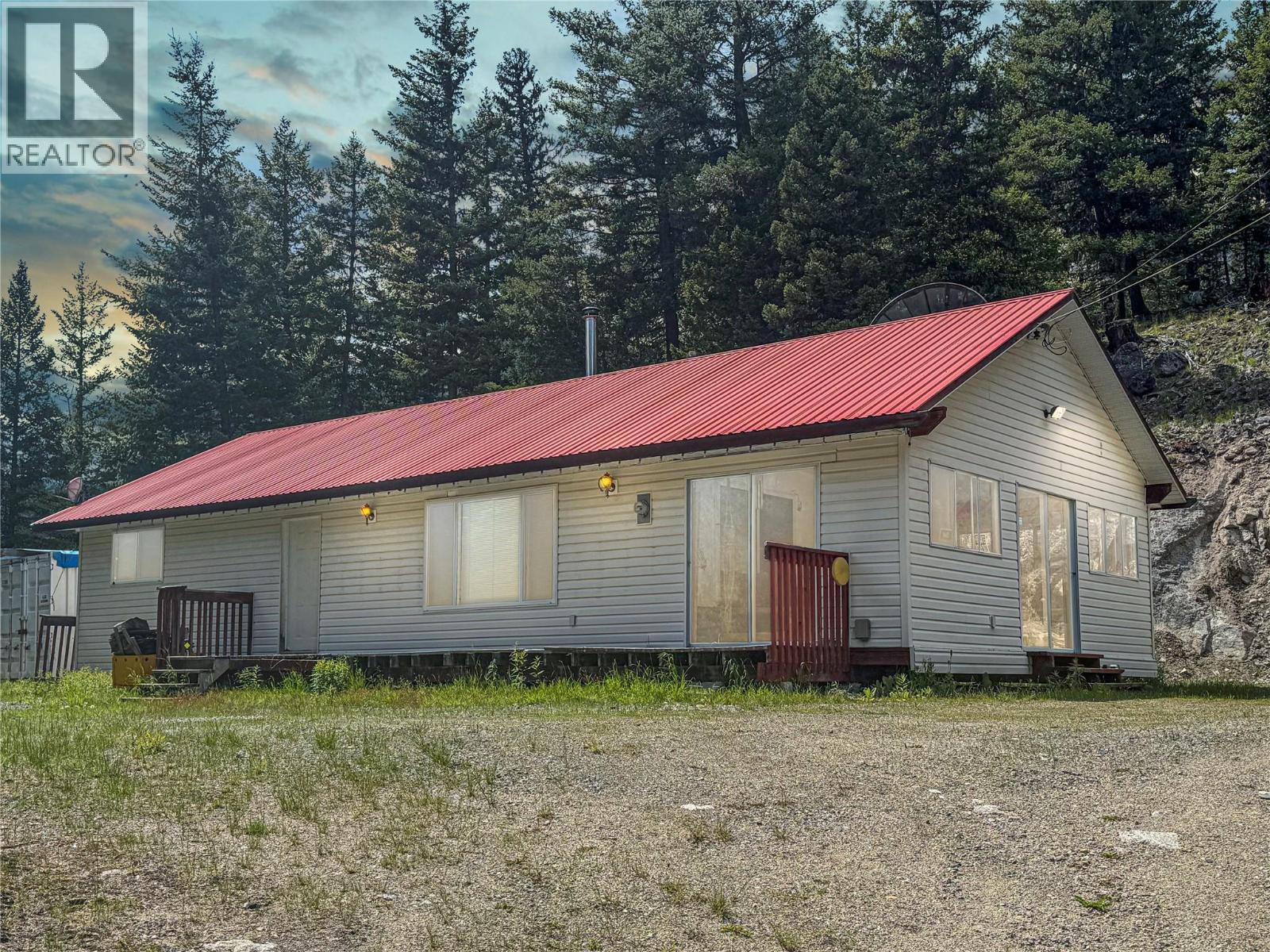 4288 Princeton Summerland Road, Princeton, British Columbia  V0X 1W0 - Photo 6 - 10365005