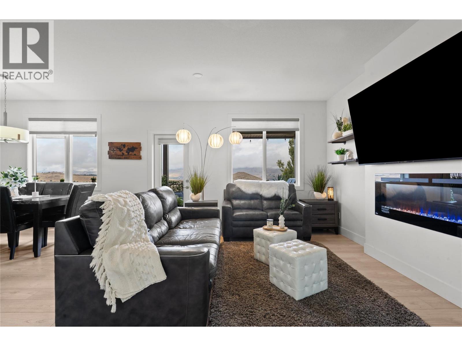 933 Mt Robson Place Unit# 34, Vernon, British Columbia  V1B 4G4 - Photo 4 - 10365065