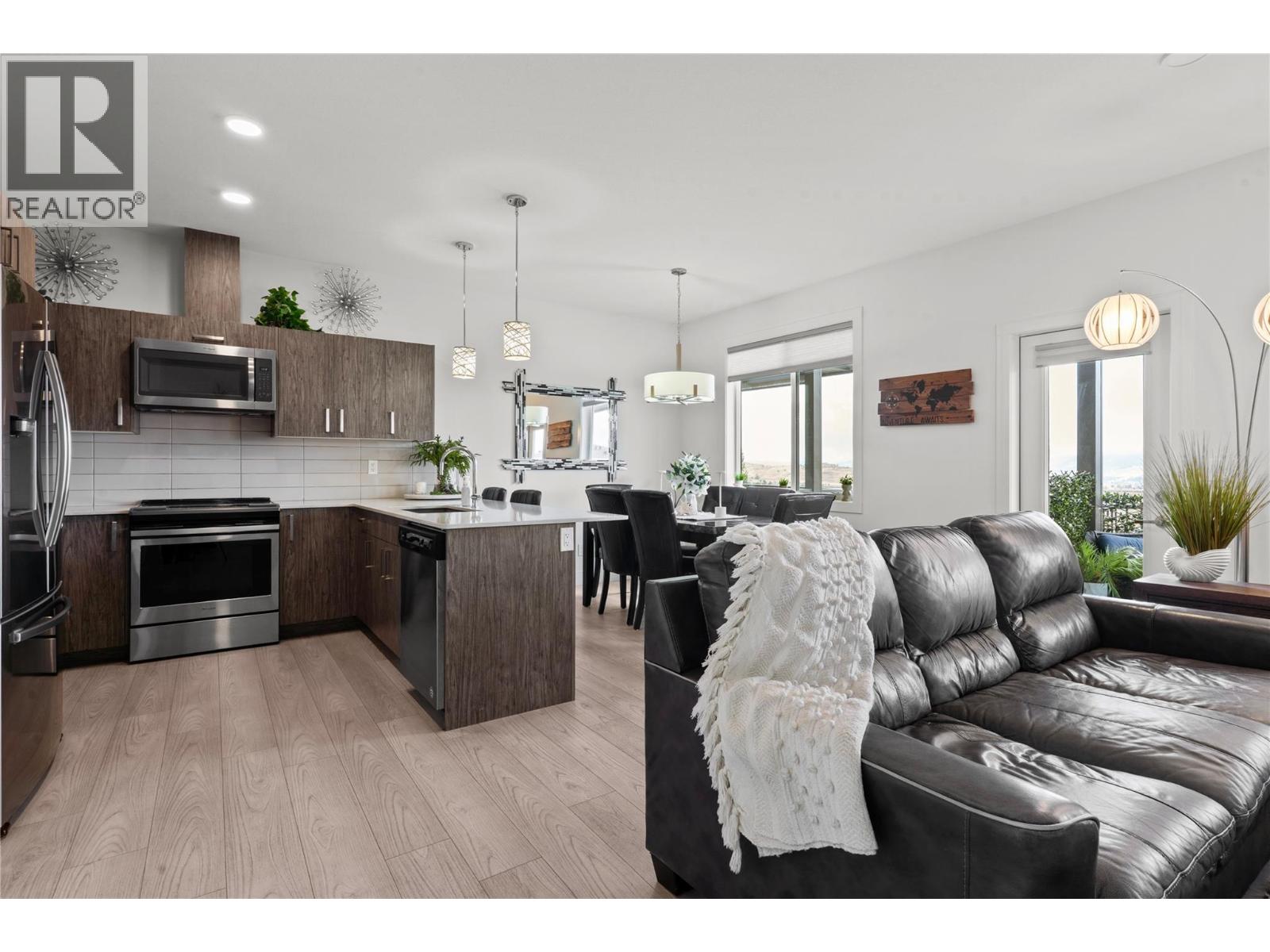 933 Mt Robson Place Unit# 34, Vernon, British Columbia  V1B 4G4 - Photo 5 - 10365065