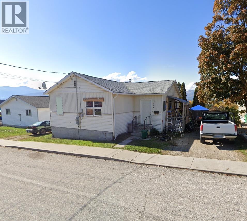 229 9th  S Avenue, Creston, British Columbia  V0B 1G3 - Photo 2 - 10364904