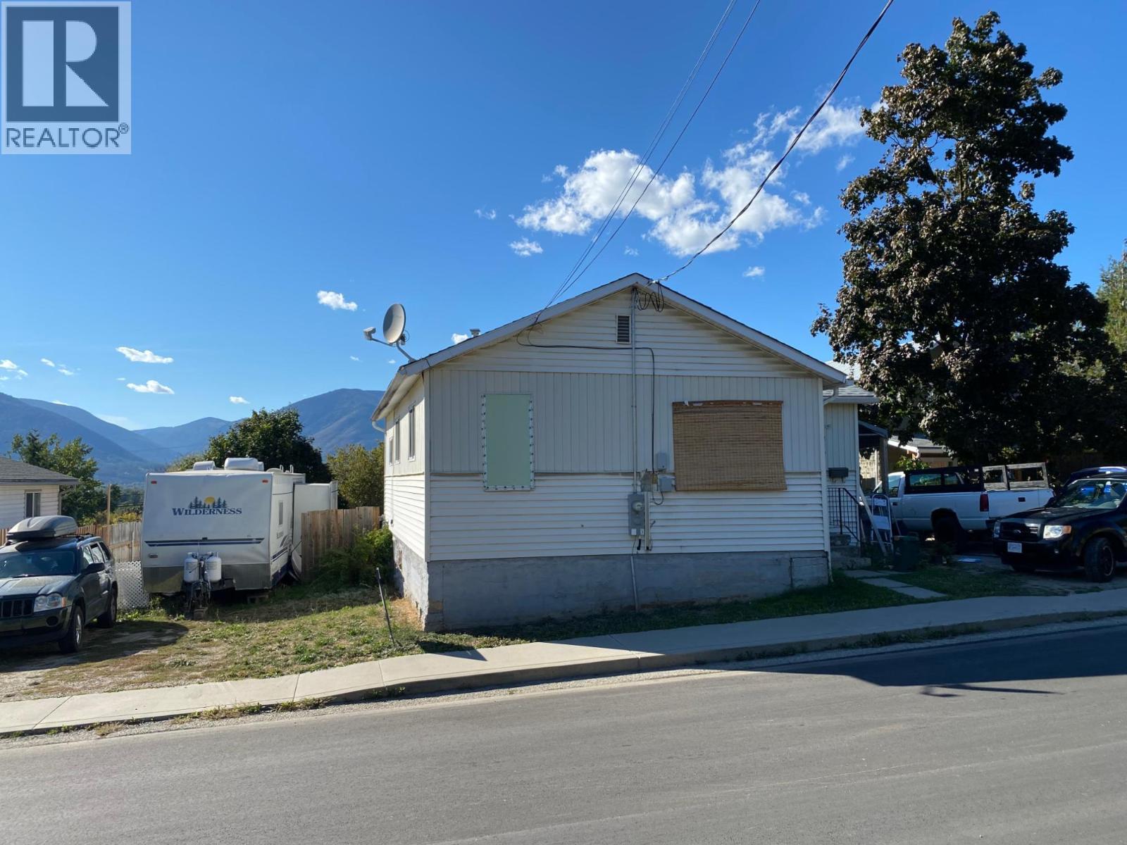 229 9th  S Avenue, Creston, British Columbia  V0B 1G3 - Photo 4 - 10364904