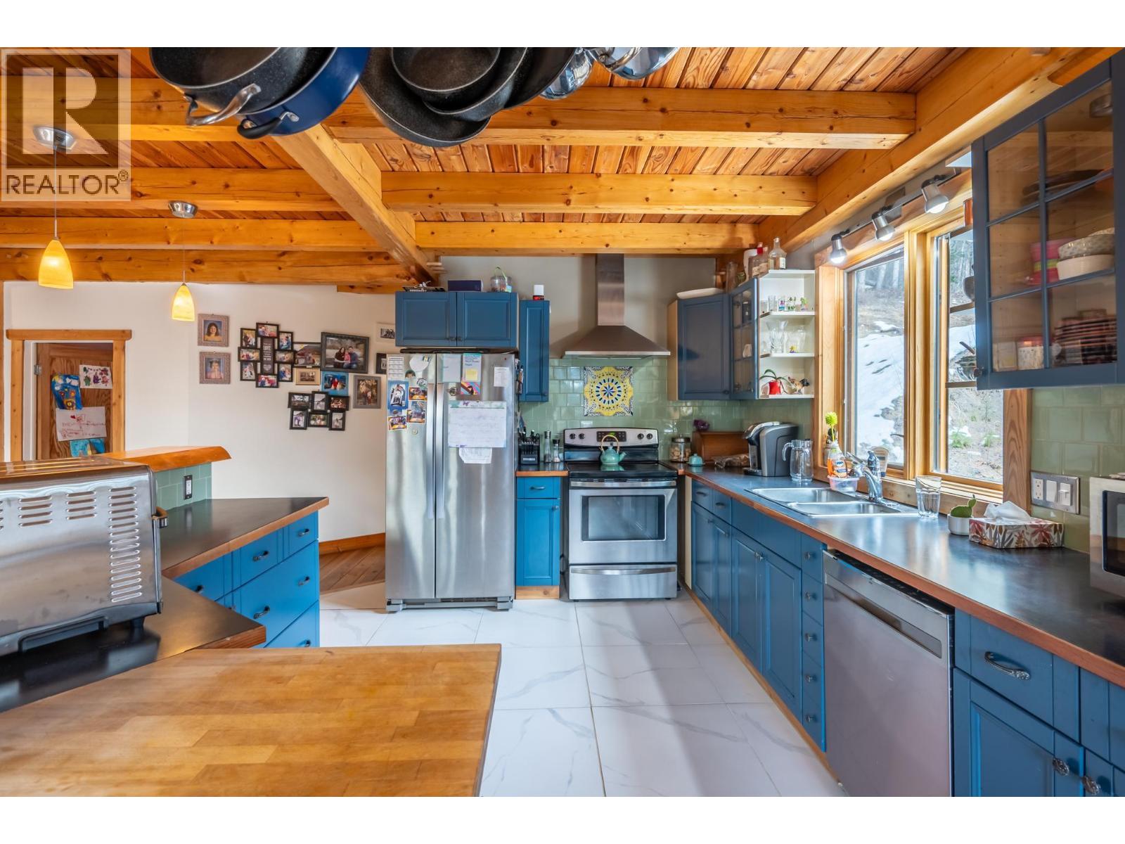 2360 Trans Canada  N Highway, Golden, British Columbia  V0A 1H1 - Photo 19 - 10365189