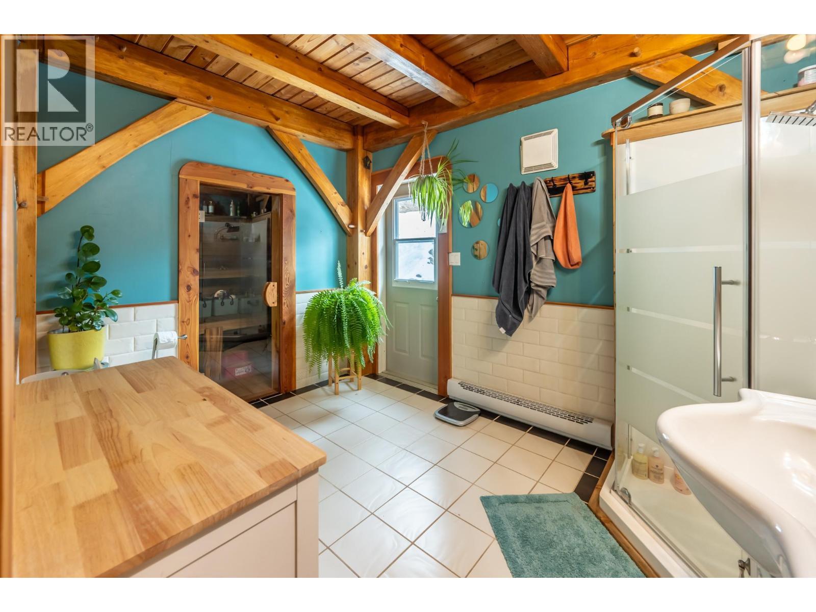 2360 Trans Canada  N Highway, Golden, British Columbia  V0A 1H1 - Photo 27 - 10365189