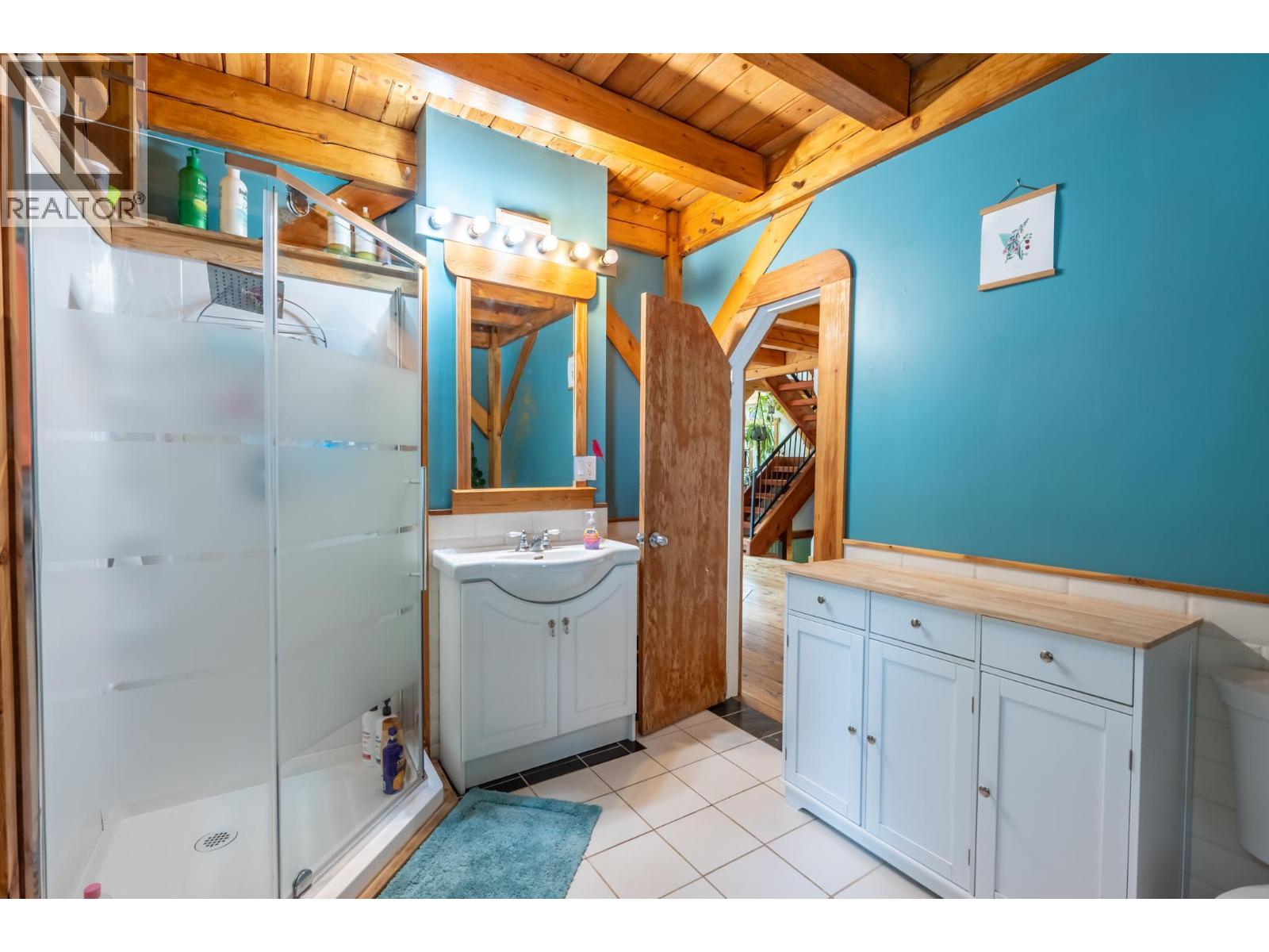 2360 Trans Canada  N Highway, Golden, British Columbia  V0A 1H1 - Photo 29 - 10365189