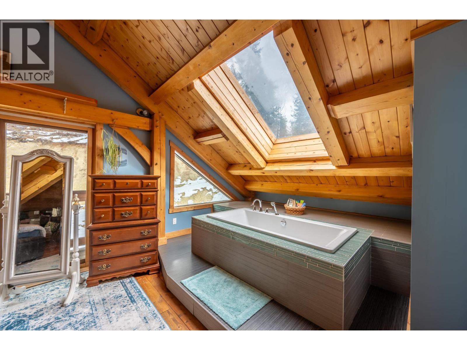 2360 Trans Canada  N Highway, Golden, British Columbia  V0A 1H1 - Photo 36 - 10365189