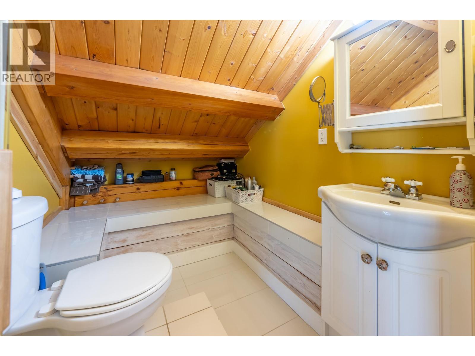 2360 Trans Canada  N Highway, Golden, British Columbia  V0A 1H1 - Photo 39 - 10365189