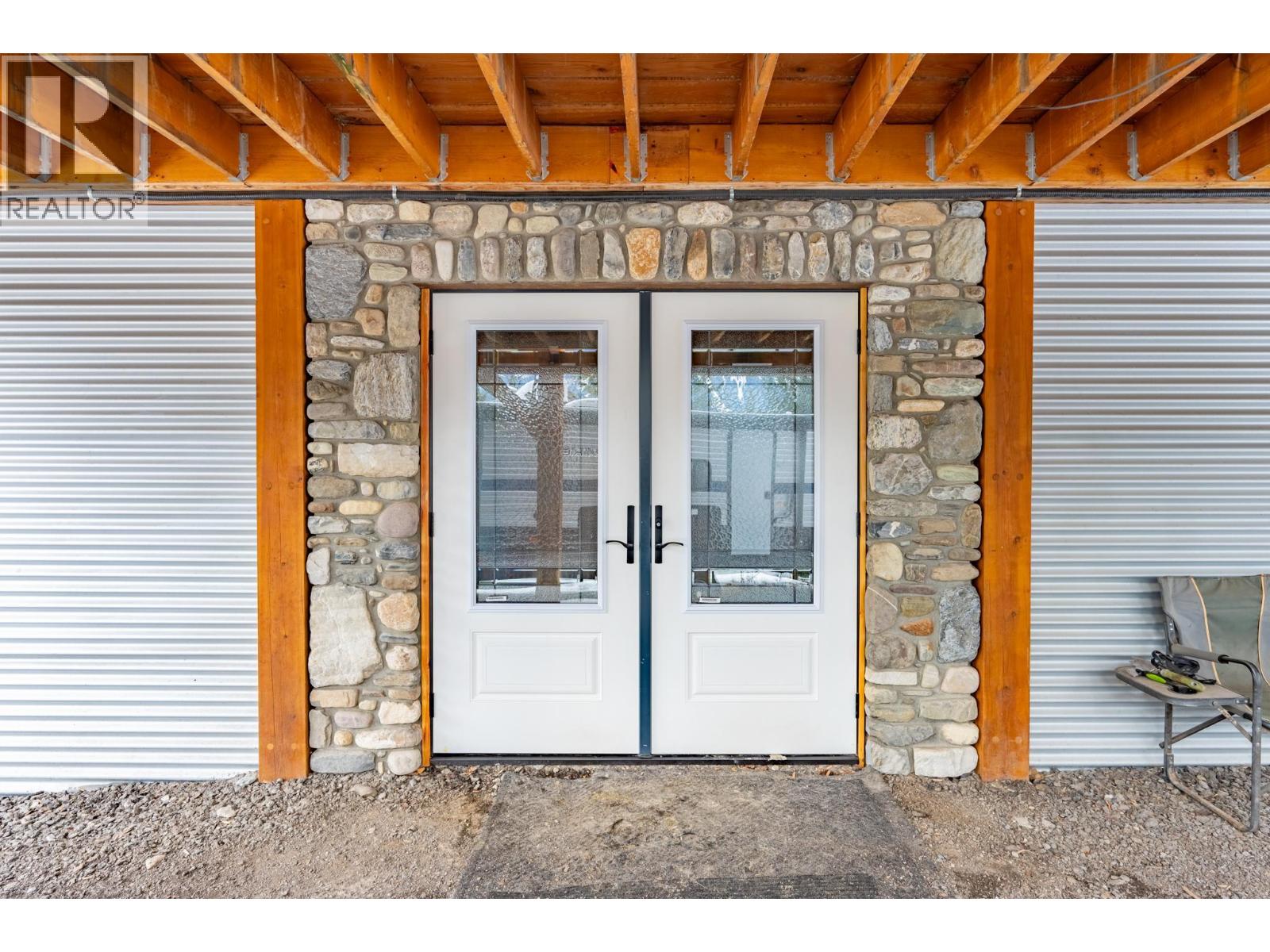 2360 Trans Canada  N Highway, Golden, British Columbia  V0A 1H1 - Photo 41 - 10365189