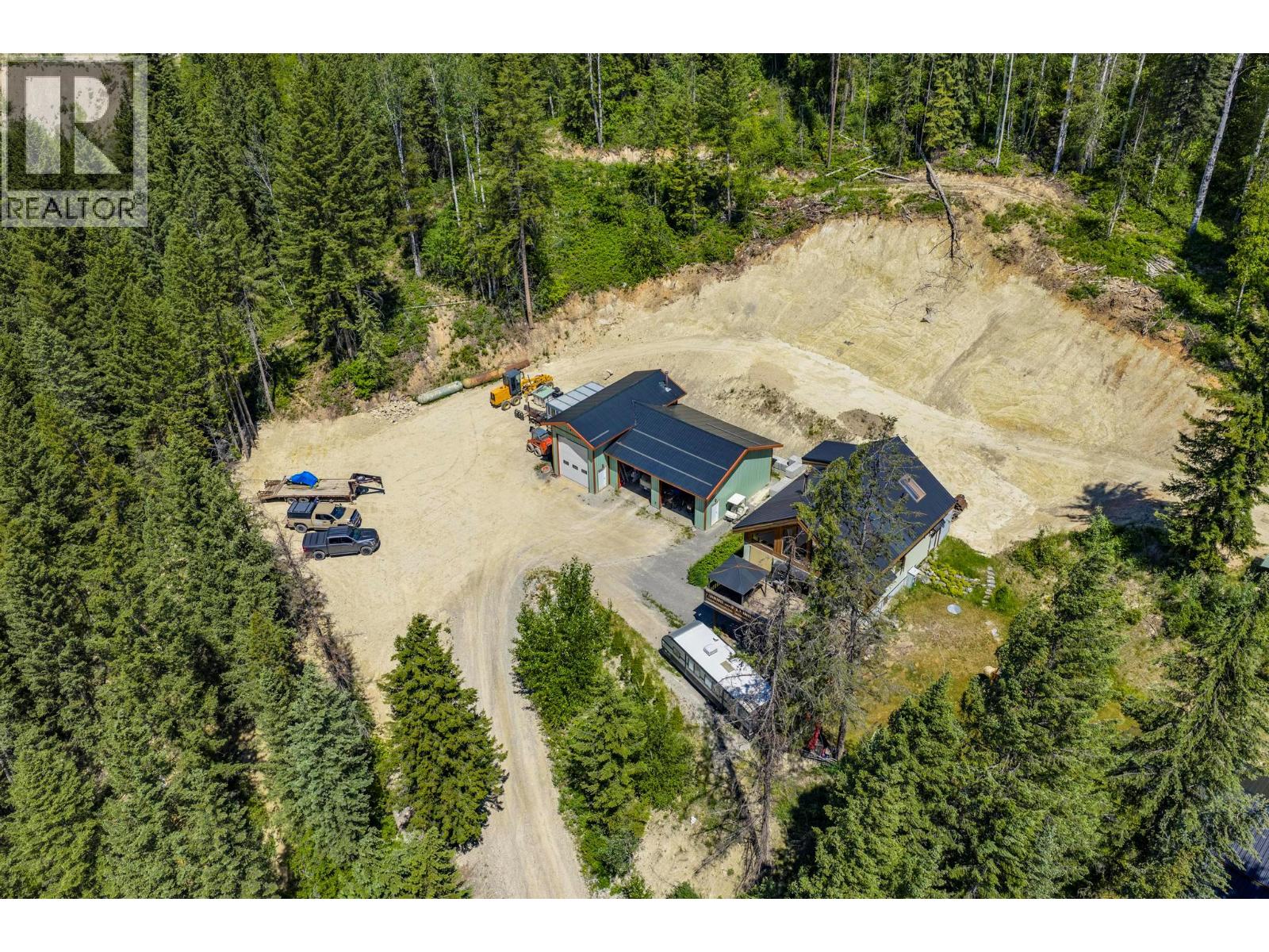 2360 Trans Canada  N Highway, Golden, British Columbia  V0A 1H1 - Photo 70 - 10365189