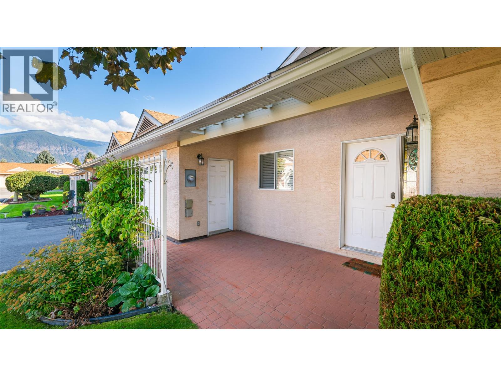 518 18th Avenue Unit# 10, Creston, British Columbia  V0B 1G0 - Photo 5 - 10365053