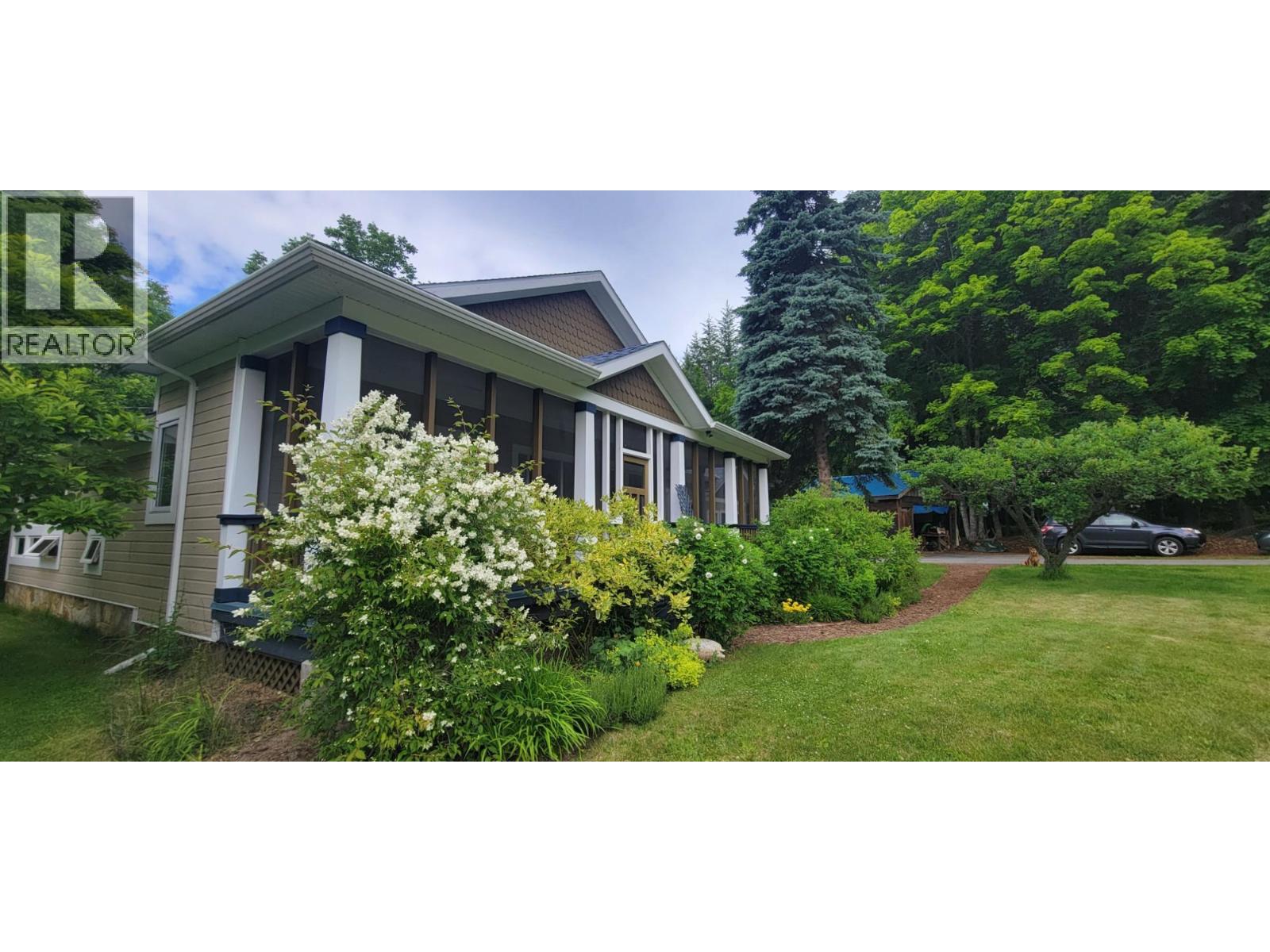 1305 Denver Siding Road, New Denver, British Columbia  V0G 1S1 - Photo 1 - 10365030