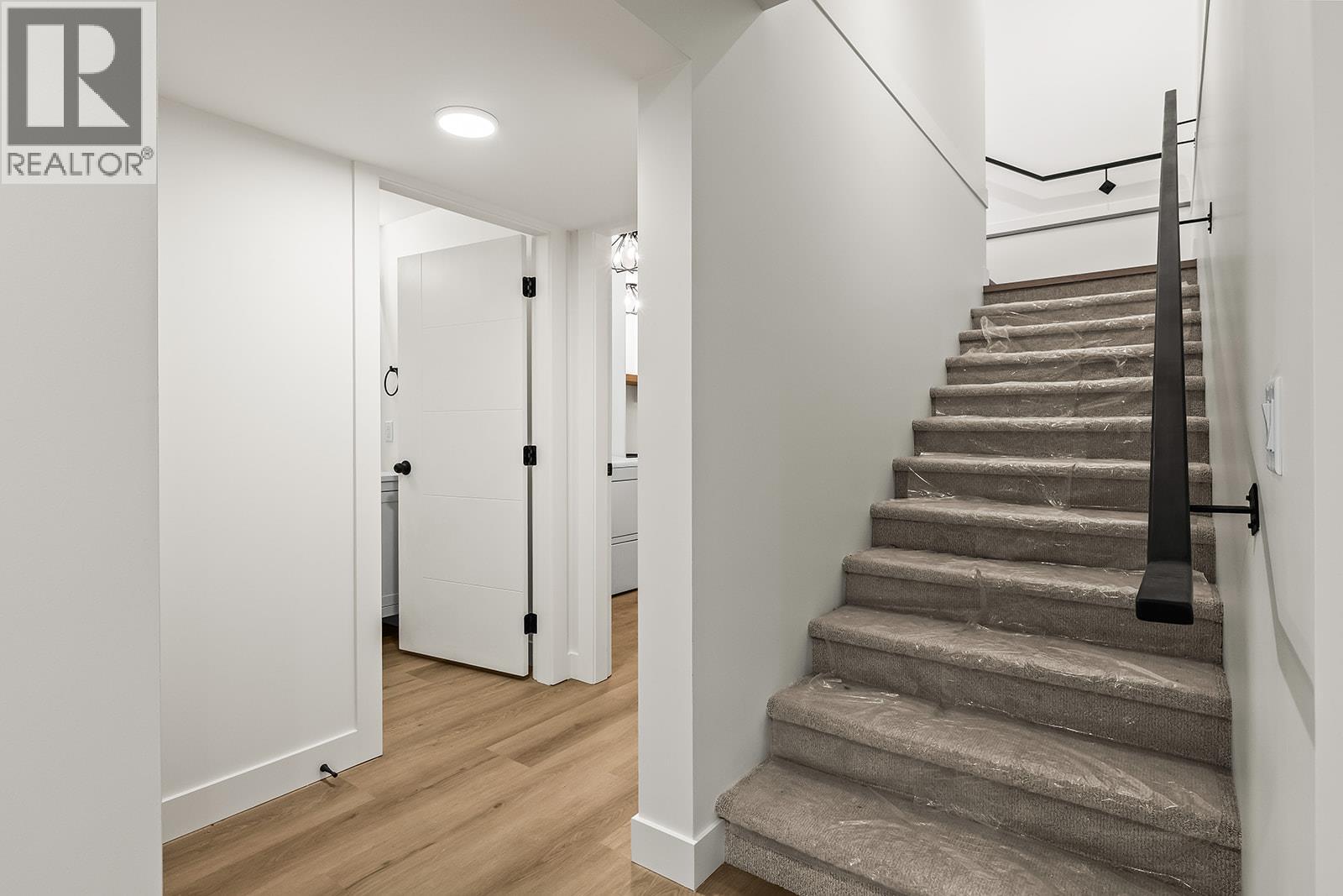 882 Hubbard Road, Kelowna, British Columbia  V1W 1N9 - Photo 30 - 10365147