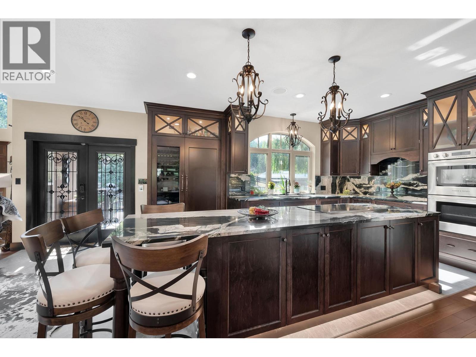 5833 Todd Road, Kamloops, British Columbia  V2C 6P2 - Photo 16 - 10365159