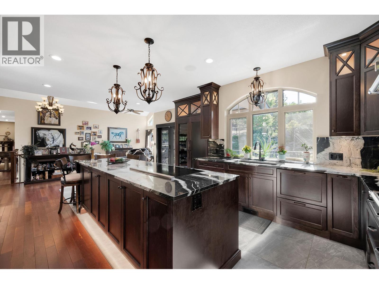 5833 Todd Road, Kamloops, British Columbia  V2C 6P2 - Photo 19 - 10365159