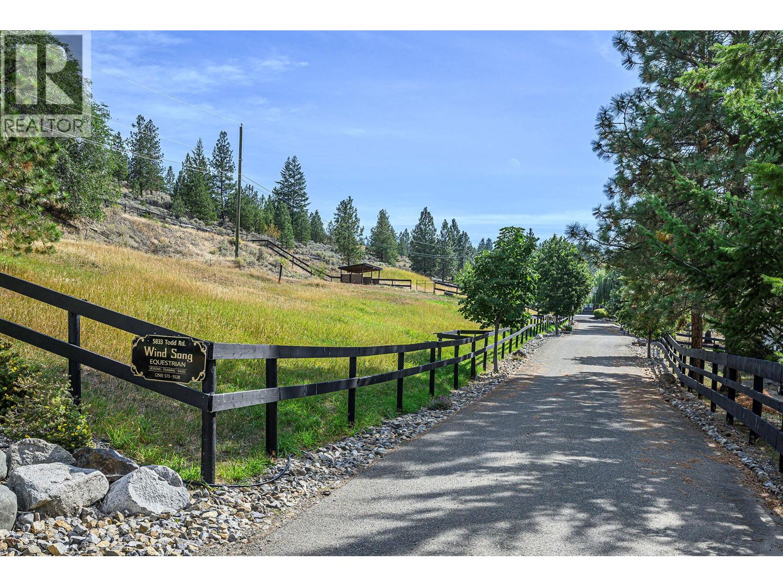 5833 Todd Road, Kamloops, British Columbia  V2C 6P2 - Photo 3 - 10365159