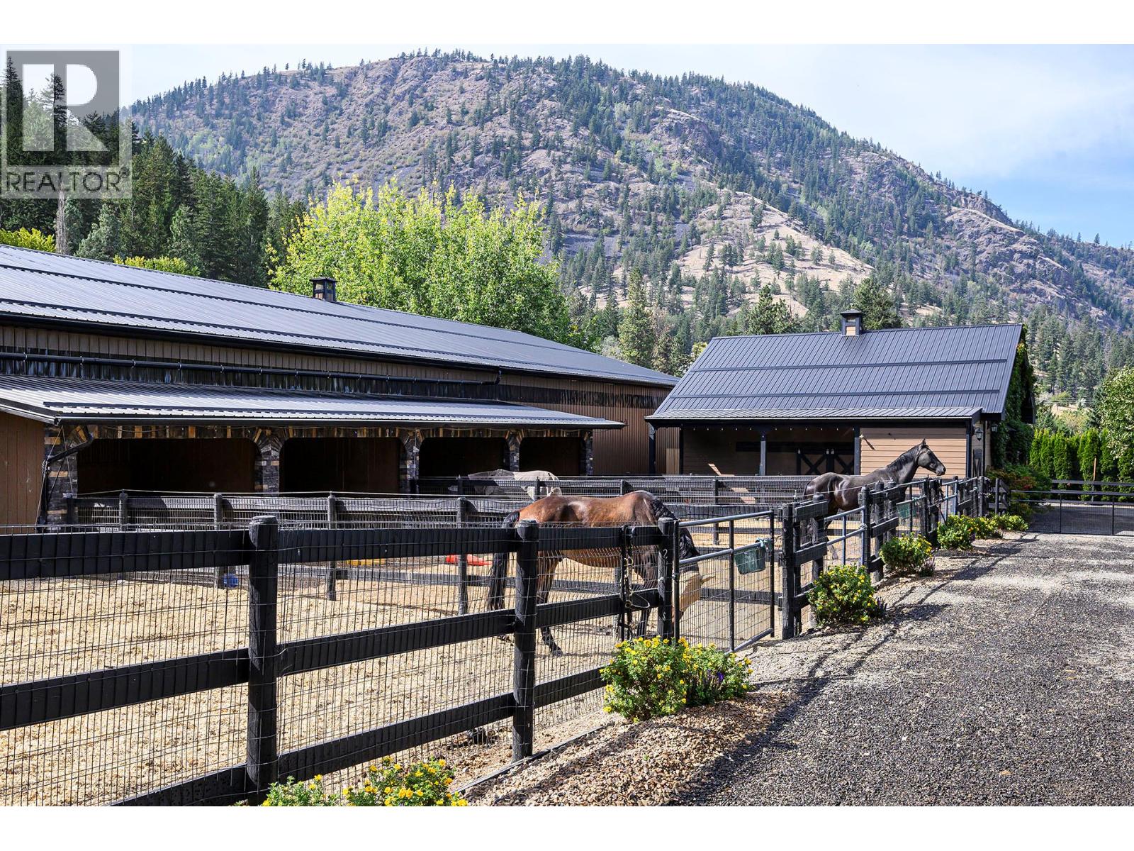 5833 Todd Road, Kamloops, British Columbia  V2C 6P2 - Photo 6 - 10365159