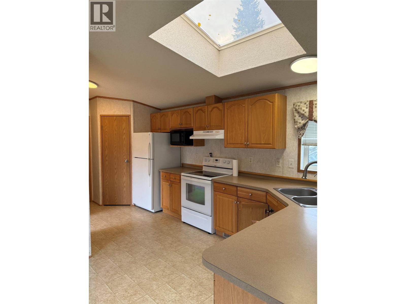 155 Pinewood Crescent, Tumbler Ridge, British Columbia  V0C 2W0 - Photo 11 - 10365112