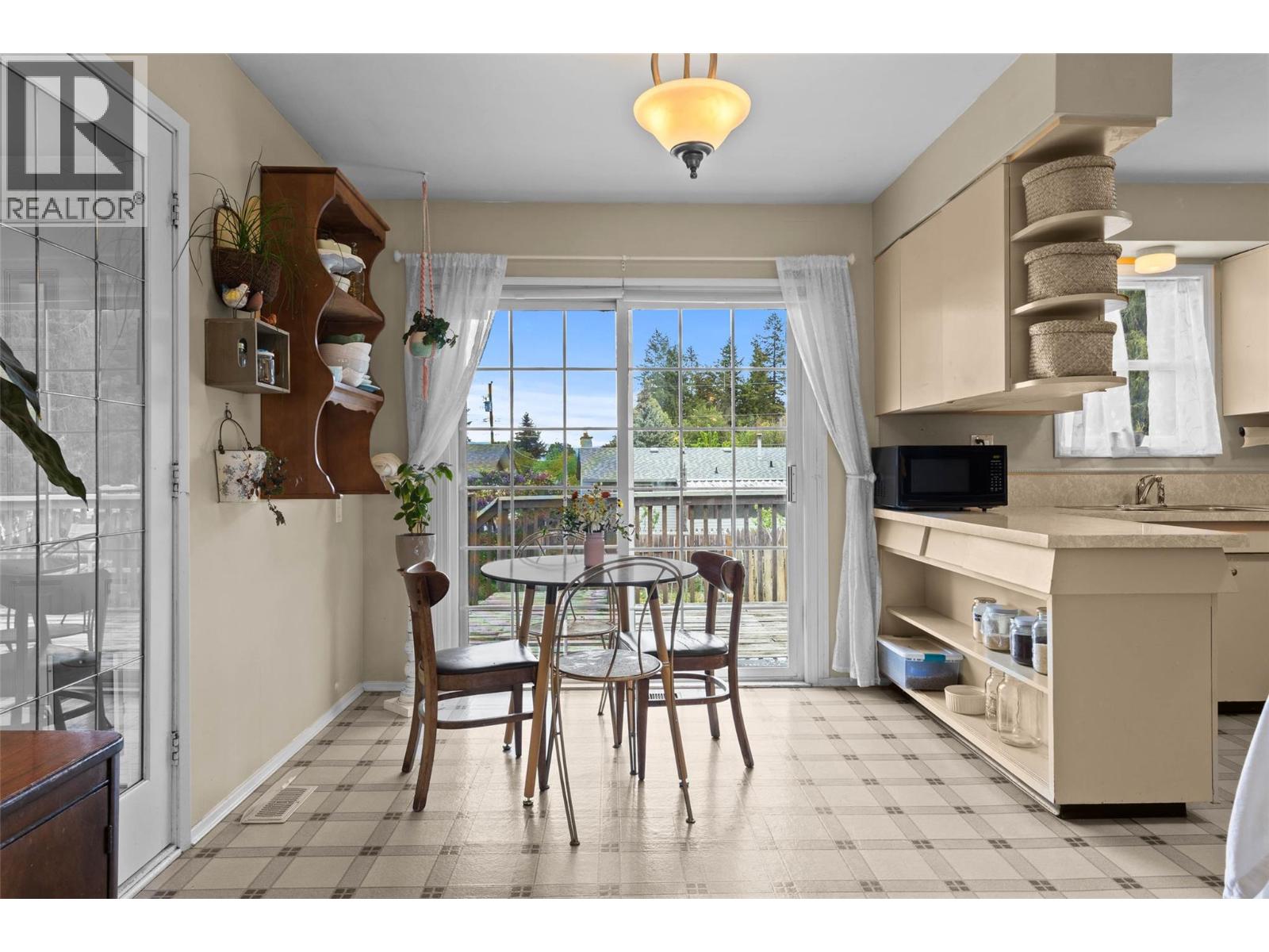 229 Birch Street, Chase, British Columbia  V0E 1M0 - Photo 6 - 10364958