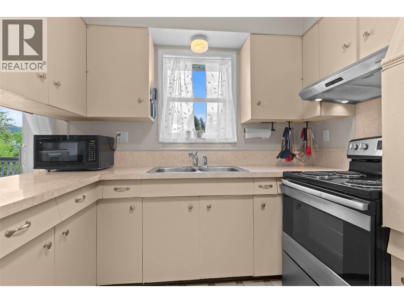 229 Birch Street, Chase, British Columbia  V0E 1M0 - Photo 9 - 10364958