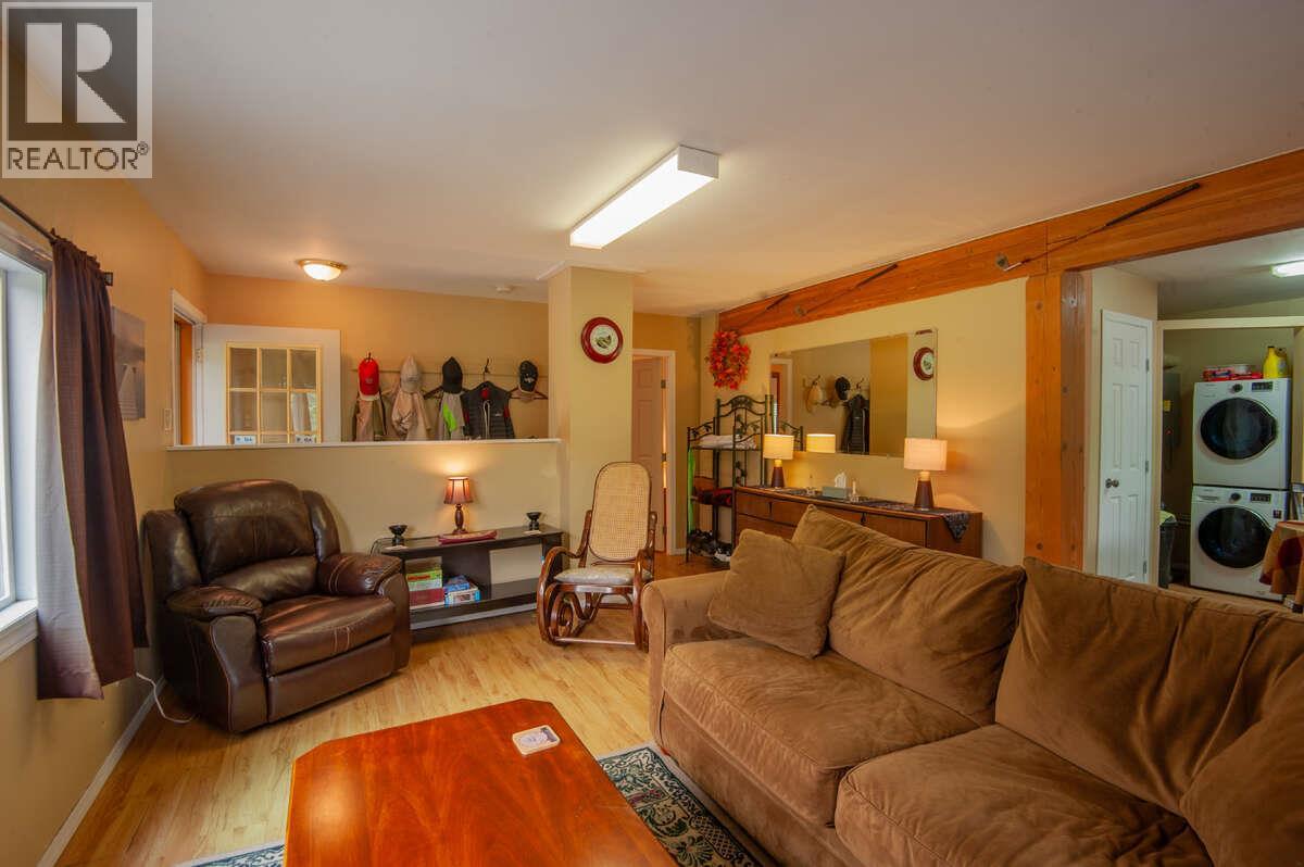 417 Copper Road, Rossland, British Columbia  V0G 1Y0 - Photo 4 - 10365273