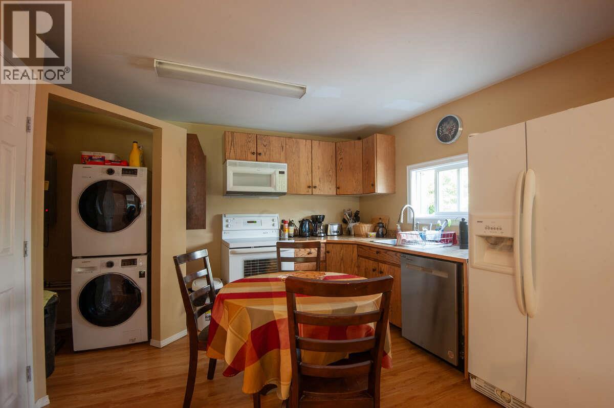 417 Copper Road, Rossland, British Columbia  V0G 1Y0 - Photo 6 - 10365273