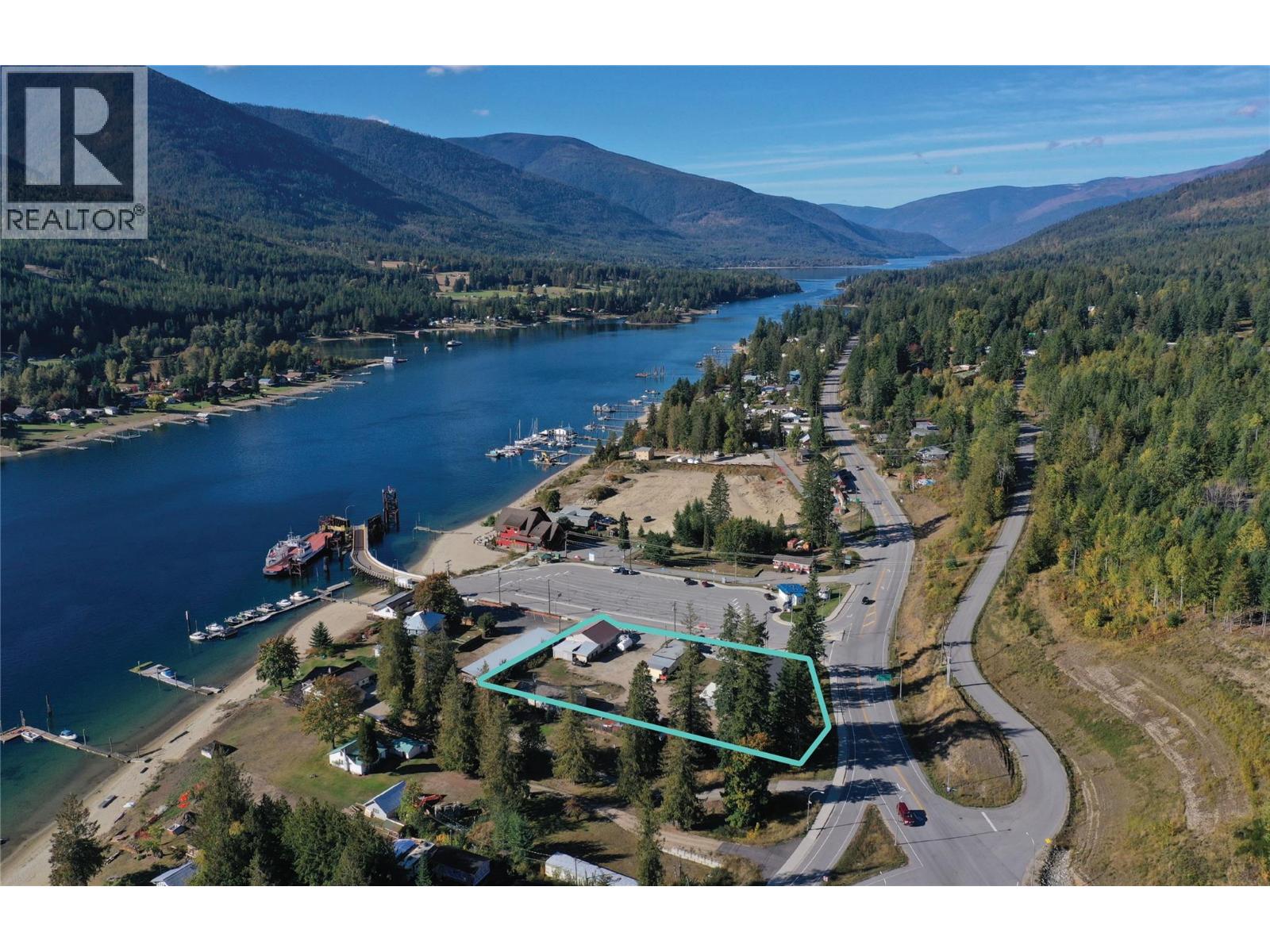 450 Balfour Ferry Road, Balfour, British Columbia  V0G 1C0 - Photo 3 - 10365237