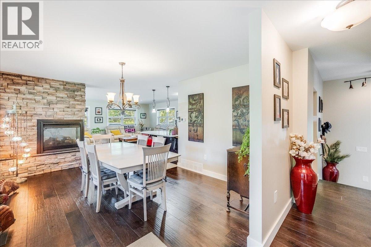 6010 Harrop-Procter Road, Nelson, British Columbia  V1L 6P7 - Photo 10 - 10365212