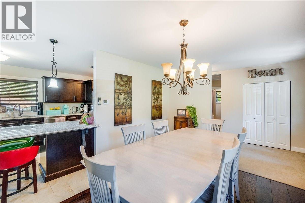 6010 Harrop-Procter Road, Nelson, British Columbia  V1L 6P7 - Photo 13 - 10365212