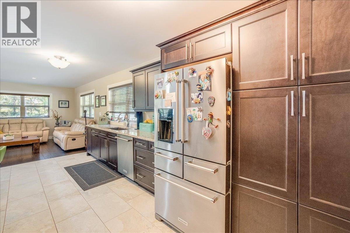 6010 Harrop-Procter Road, Nelson, British Columbia  V1L 6P7 - Photo 26 - 10365212