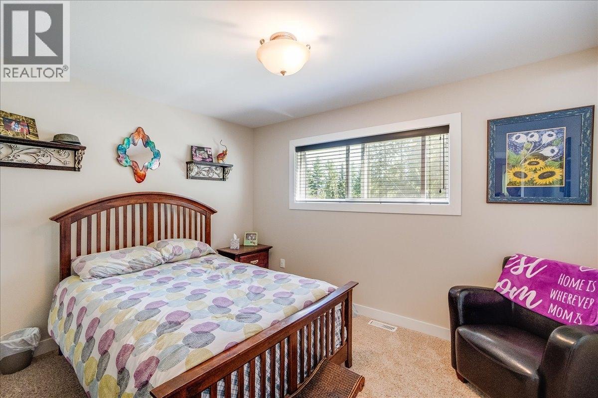 6010 Harrop-Procter Road, Nelson, British Columbia  V1L 6P7 - Photo 28 - 10365212