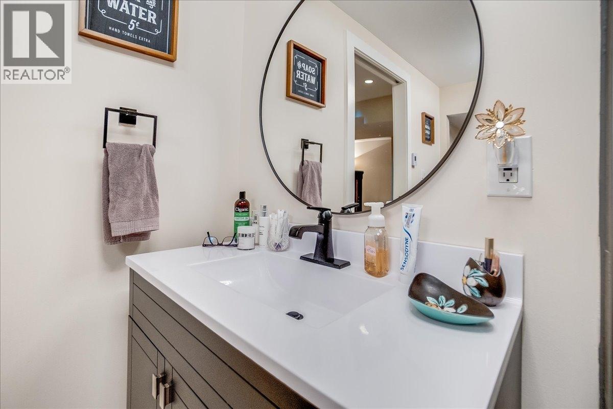 6010 Harrop-Procter Road, Nelson, British Columbia  V1L 6P7 - Photo 49 - 10365212
