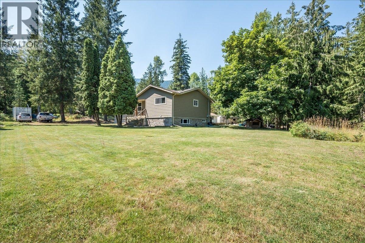 6010 Harrop-Procter Road, Nelson, British Columbia  V1L 6P7 - Photo 55 - 10365212