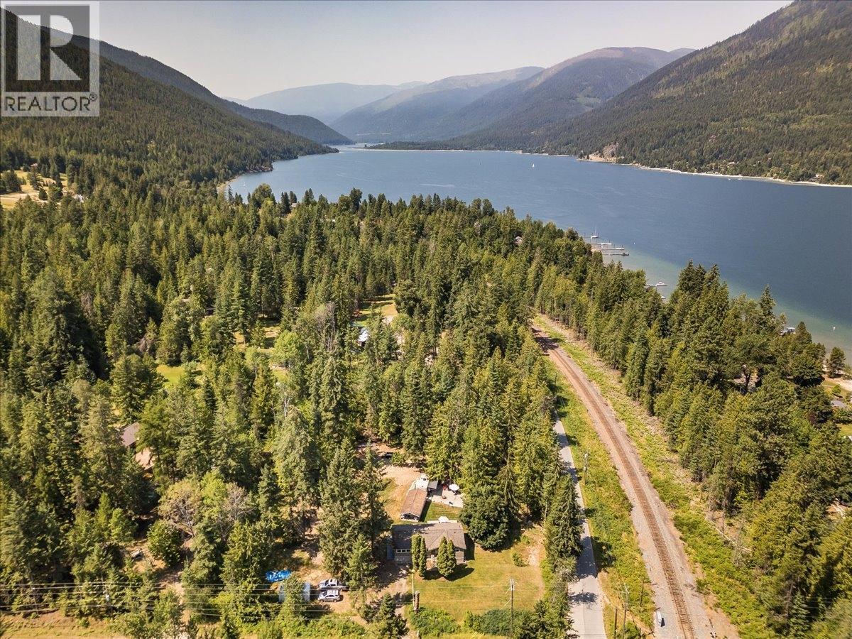 6010 Harrop-Procter Road, Nelson, British Columbia  V1L 6P7 - Photo 6 - 10365212