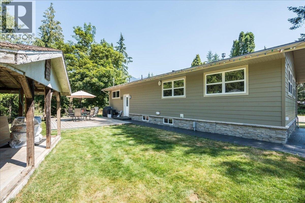 6010 Harrop-Procter Road, Nelson, British Columbia  V1L 6P7 - Photo 68 - 10365212