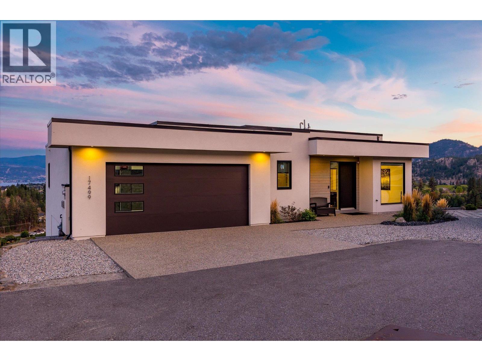 17499 Sanborn Street, Summerland, British Columbia  V0H 1Z0 - Photo 1 - 10364909