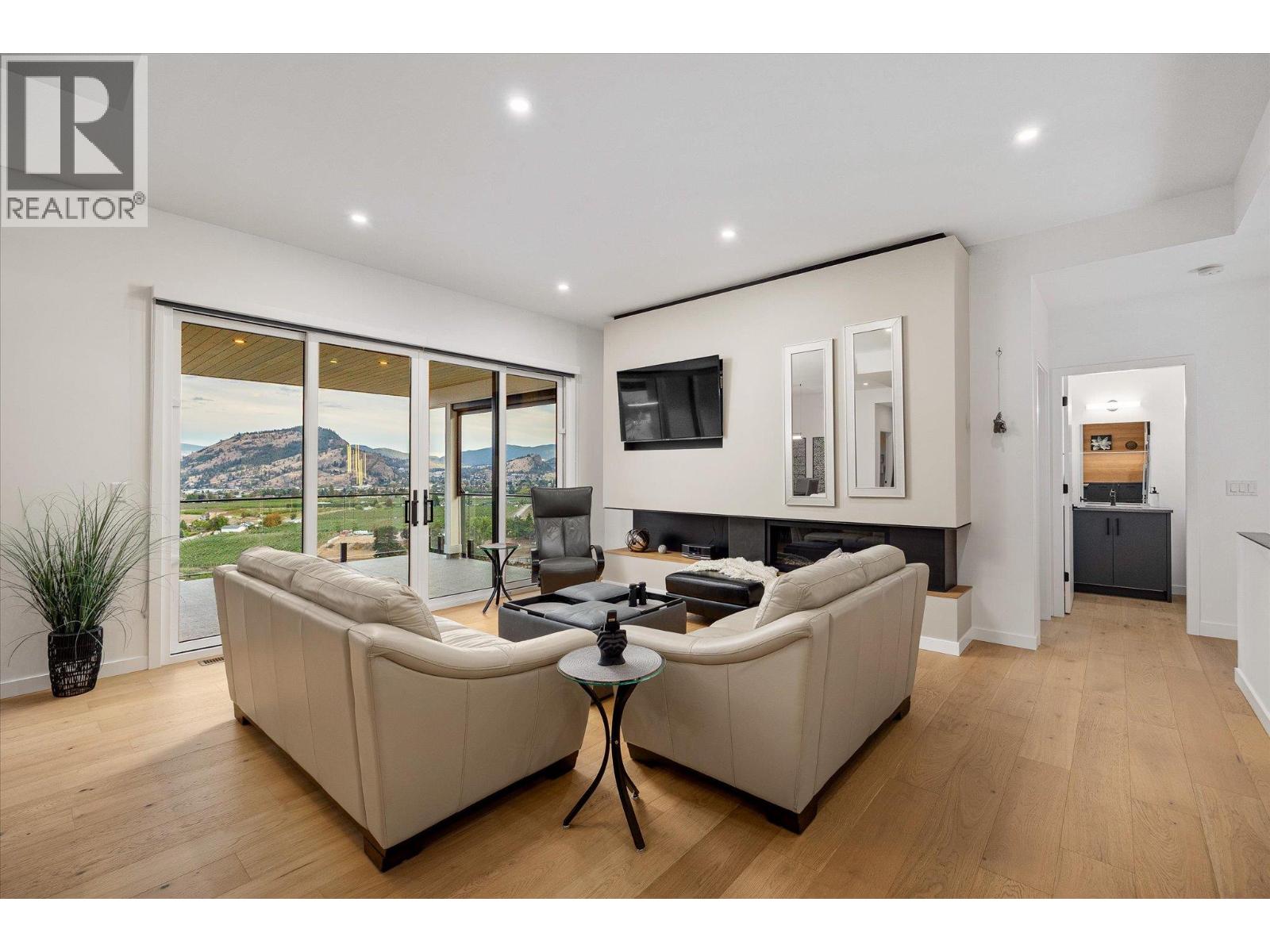 17499 Sanborn Street, Summerland, British Columbia  V0H 1Z0 - Photo 10 - 10364909