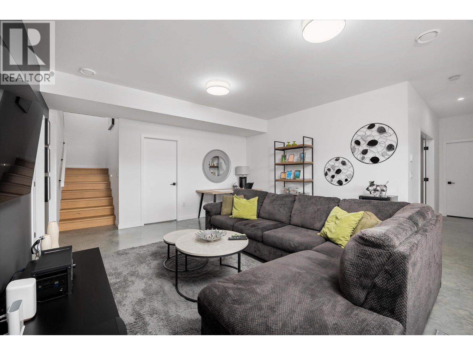 17499 Sanborn Street, Summerland, British Columbia  V0H 1Z0 - Photo 37 - 10364909