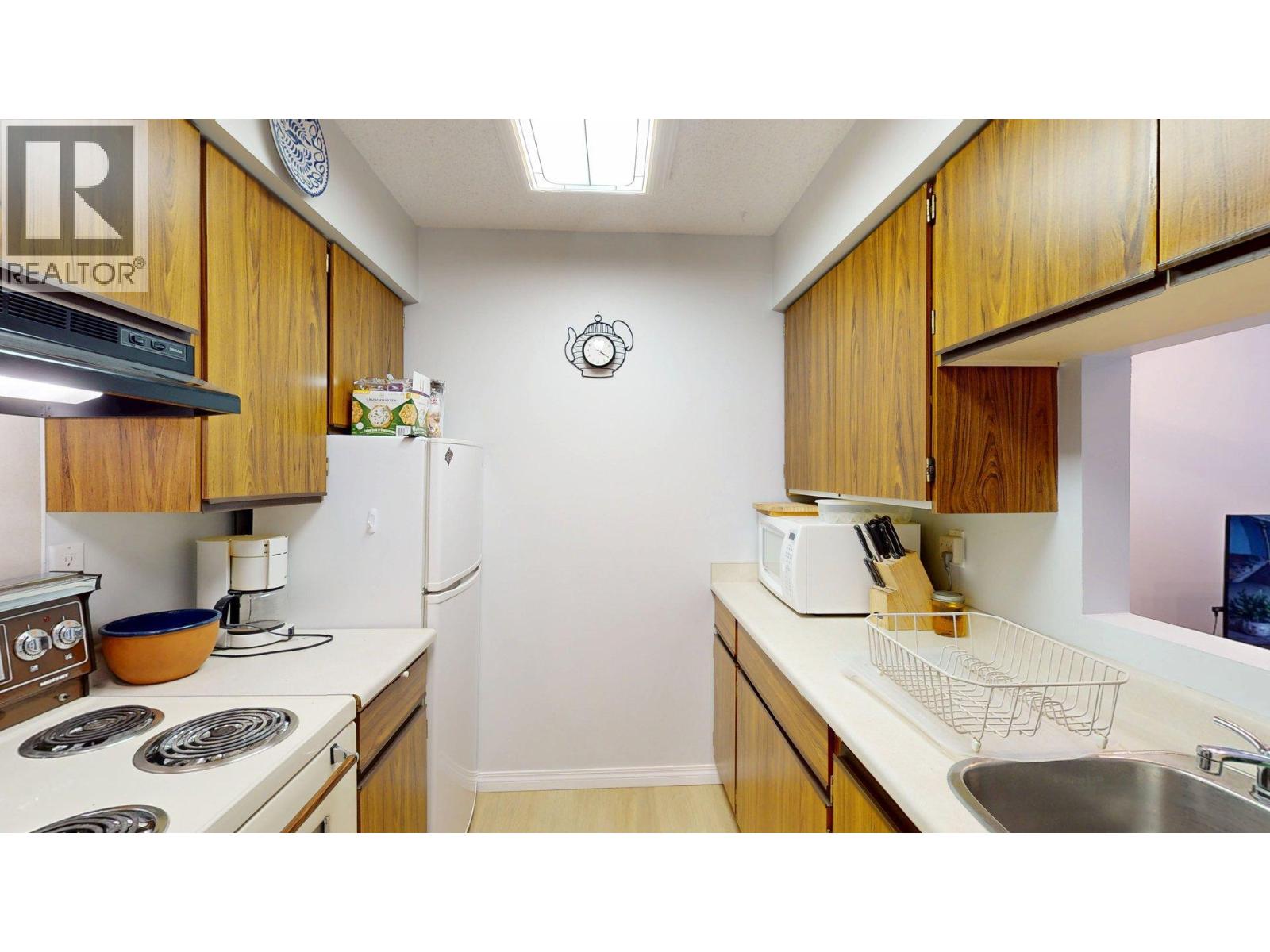 1335 Alpine Drive Unit# 202b, Elkford, British Columbia  V0B 1H0 - Photo 3 - 10365148