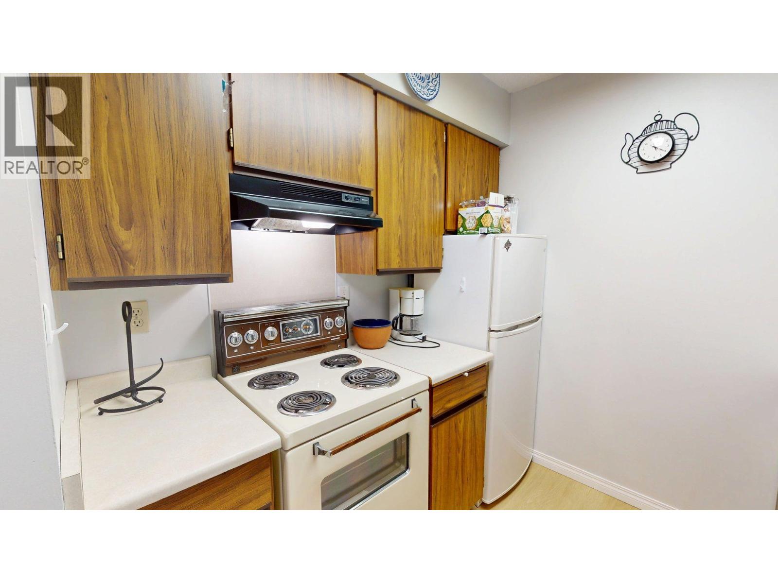 1335 Alpine Drive Unit# 202b, Elkford, British Columbia  V0B 1H0 - Photo 4 - 10365148