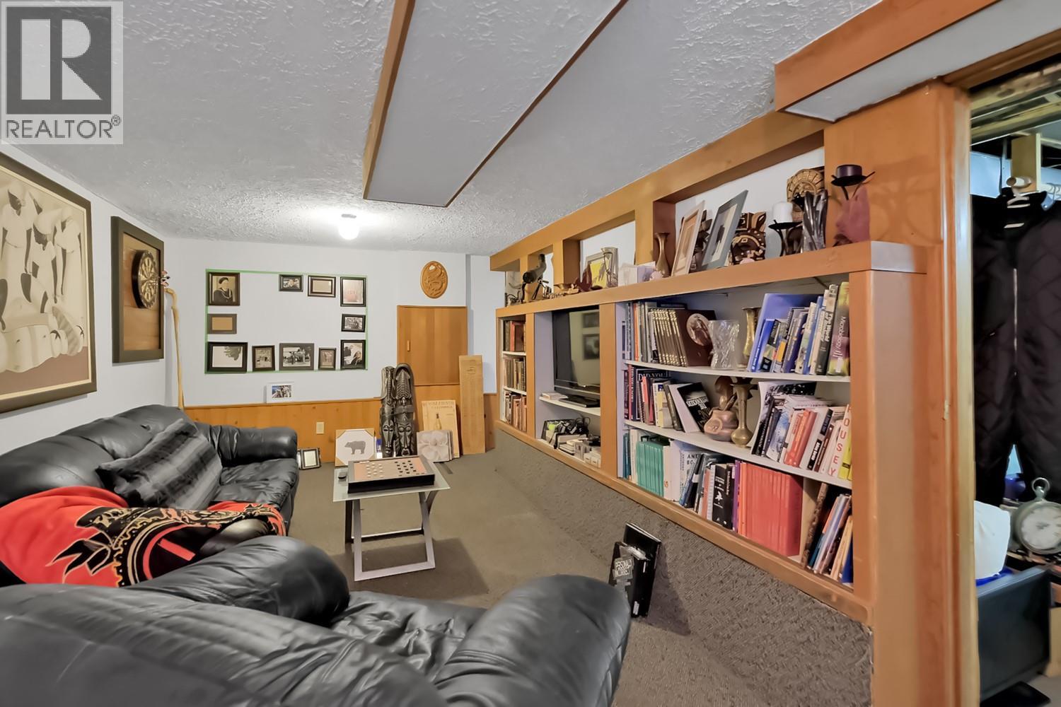 641 Papineau Street, Penticton, British Columbia  V2A 4X8 - Photo 10 - 10365378