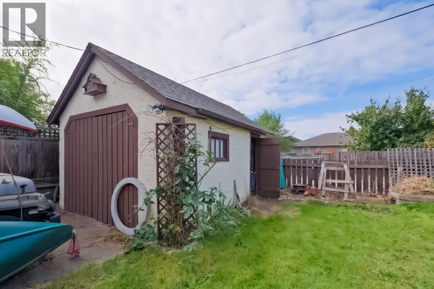 641 Papineau Street, Penticton, British Columbia  V2A 4X8 - Photo 15 - 10365378