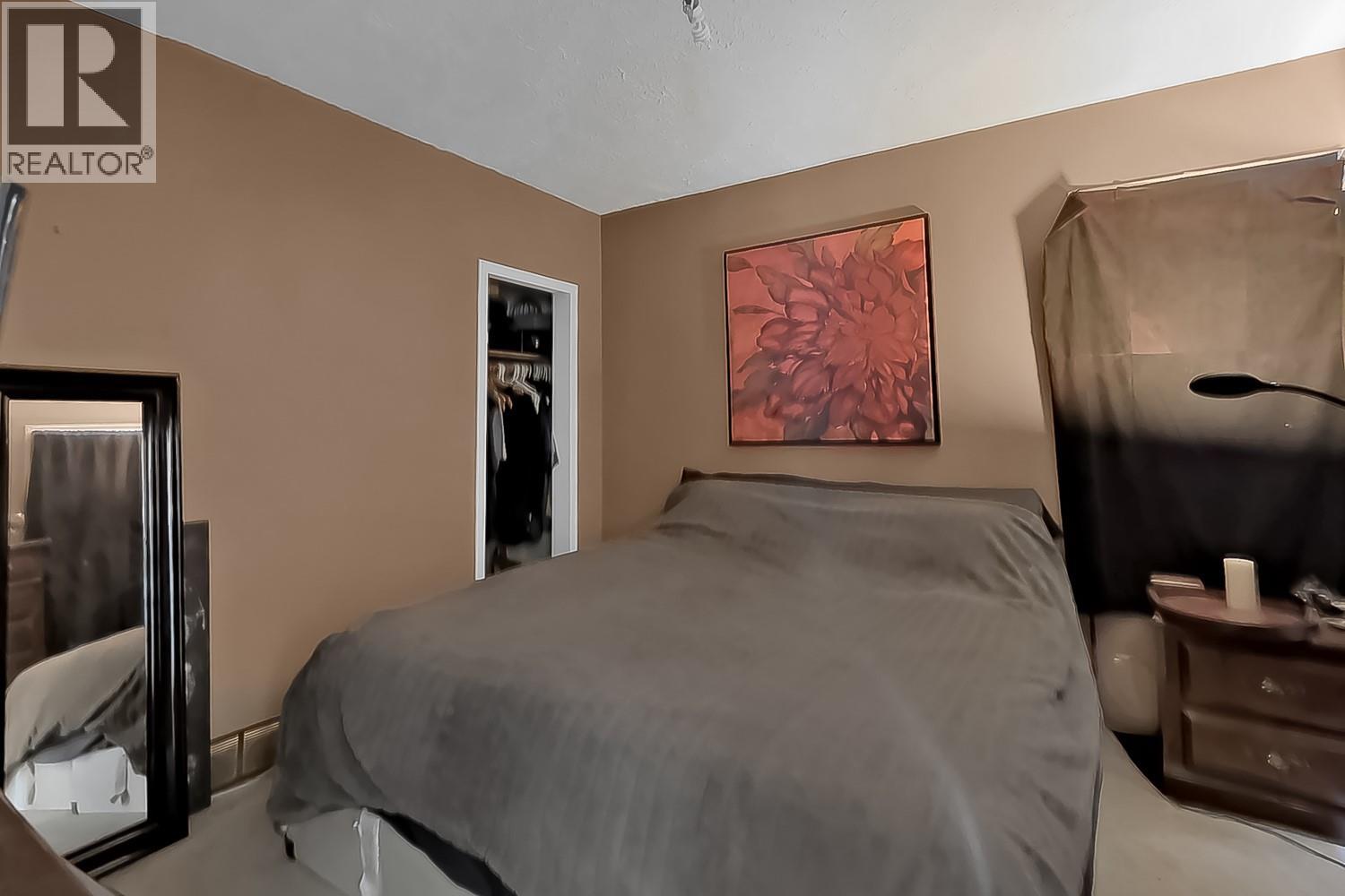 641 Papineau Street, Penticton, British Columbia  V2A 4X8 - Photo 3 - 10365378