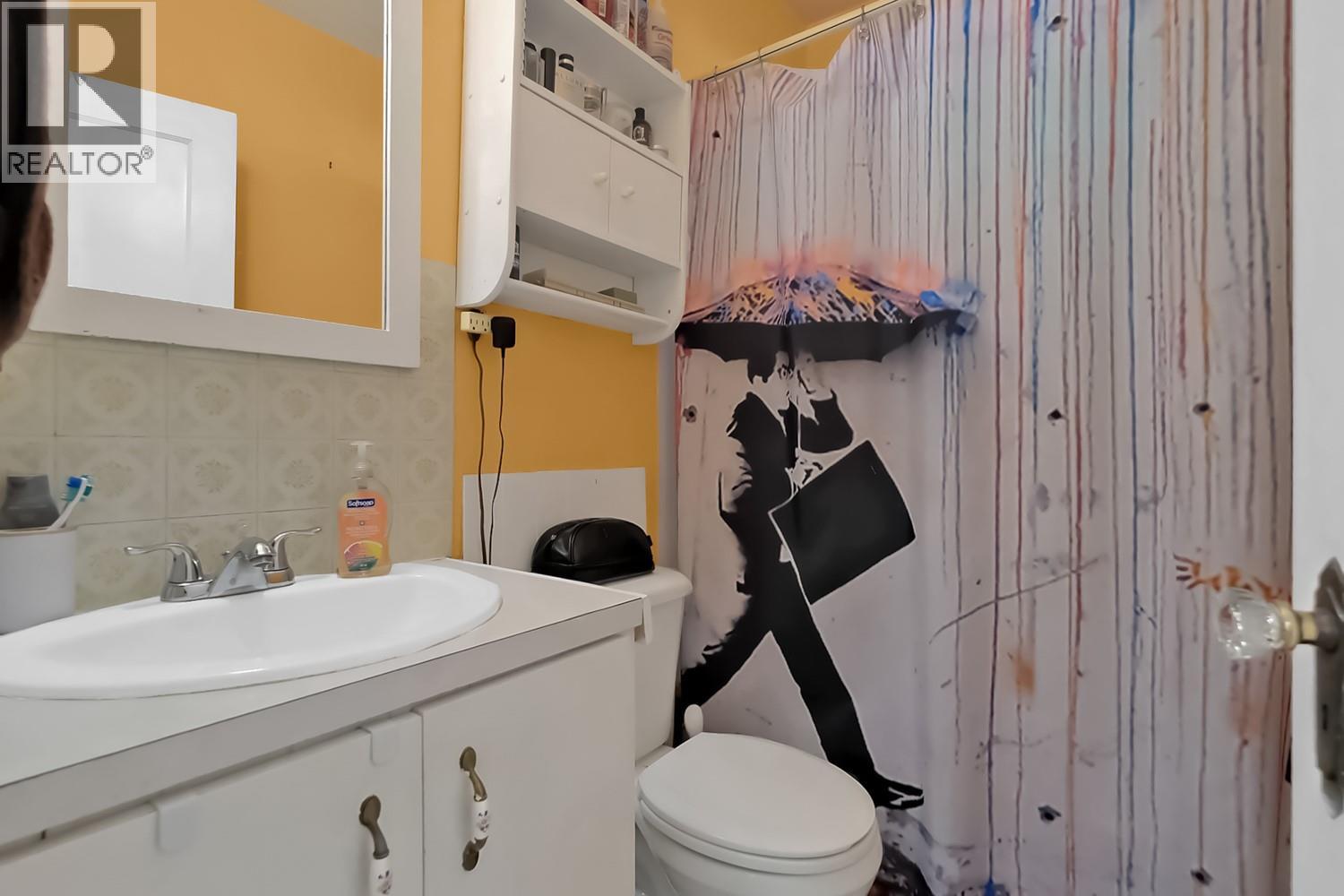 641 Papineau Street, Penticton, British Columbia  V2A 4X8 - Photo 6 - 10365378