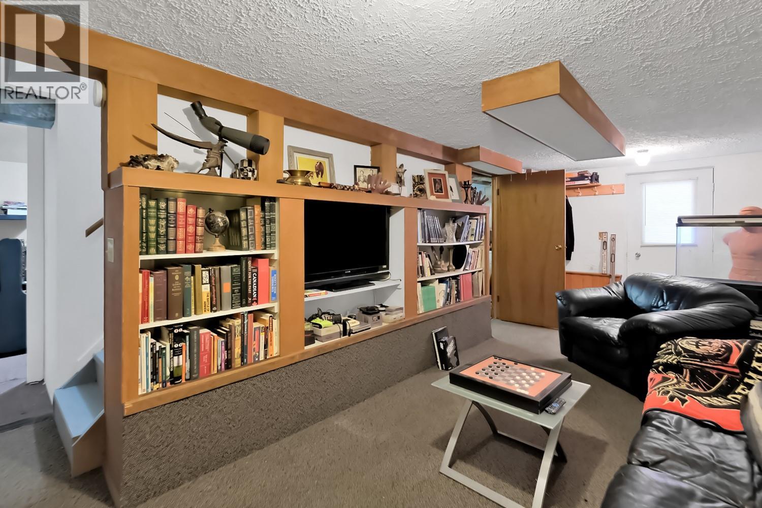 641 Papineau Street, Penticton, British Columbia  V2A 4X8 - Photo 9 - 10365378