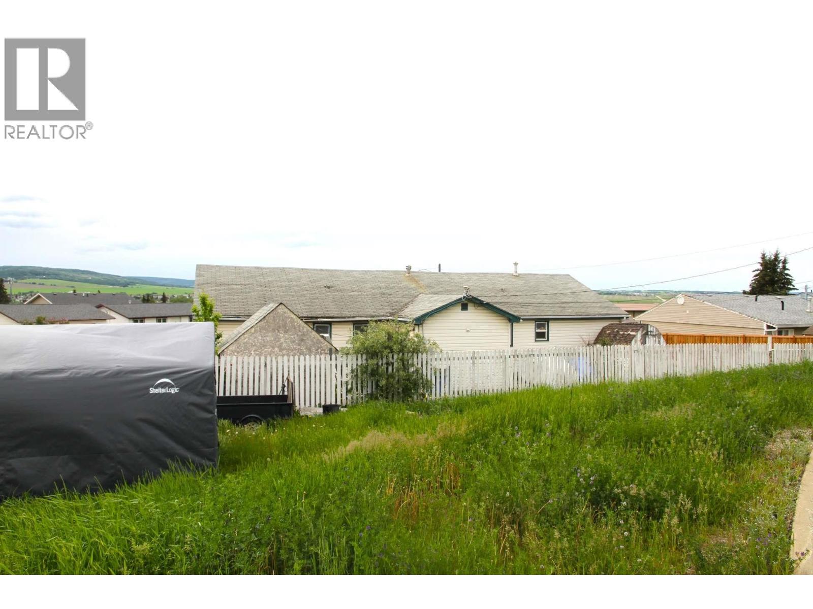900 Cornwall Crescent, Dawson Creek, British Columbia  V1G 1N9 - Photo 2 - 10365330