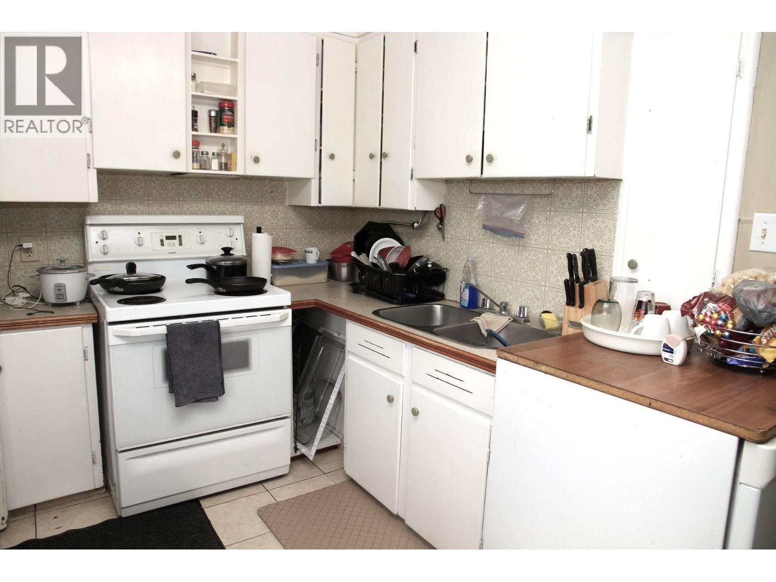 900 Cornwall Crescent, Dawson Creek, British Columbia  V1G 1N9 - Photo 4 - 10365330