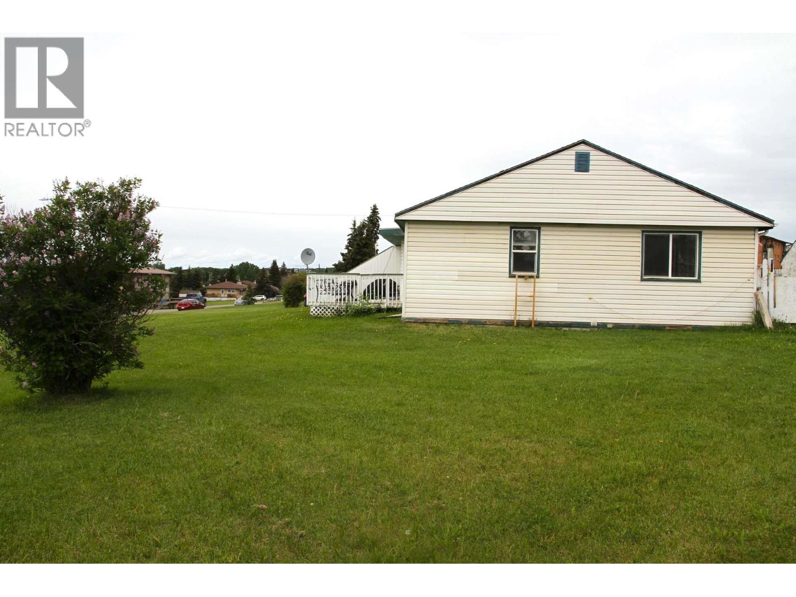 900 Cornwall Crescent, Dawson Creek, British Columbia  V1G 1N9 - Photo 5 - 10365330
