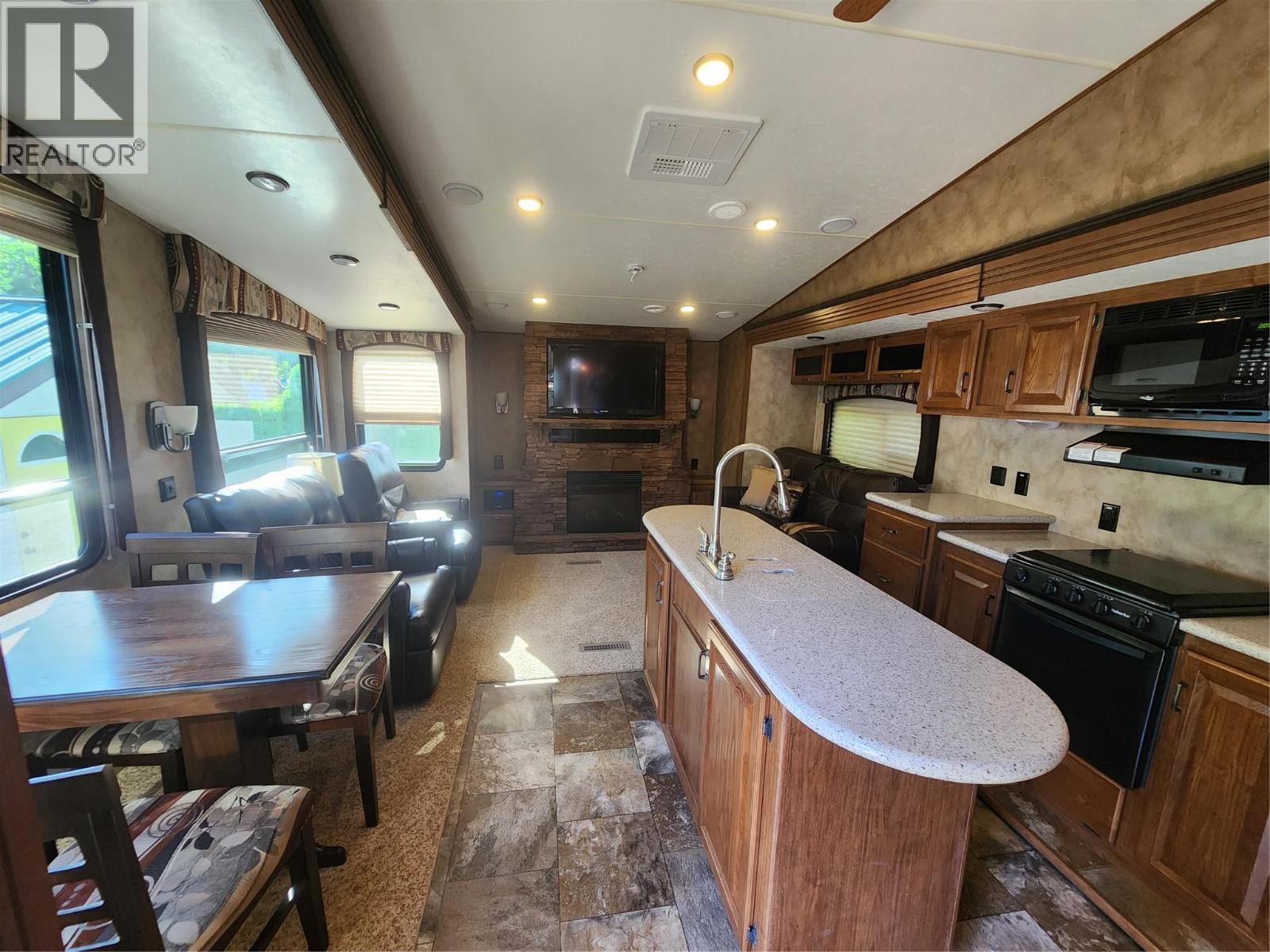 3980 Squilax- Anglemont Road Unit# 279, Scotch Creek, British Columbia  V0E 1M5 - Photo 10 - 10365220