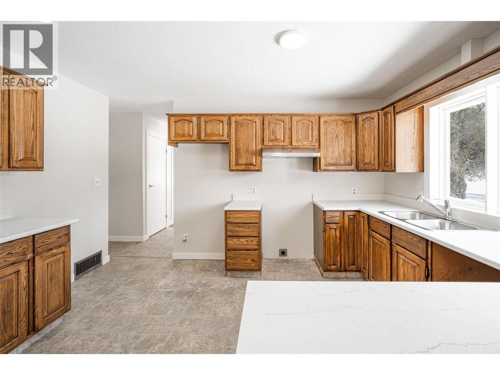 1852 Trinity Valley Road, Lumby, British Columbia  V0E 2G4 - Photo 29 - 10364854
