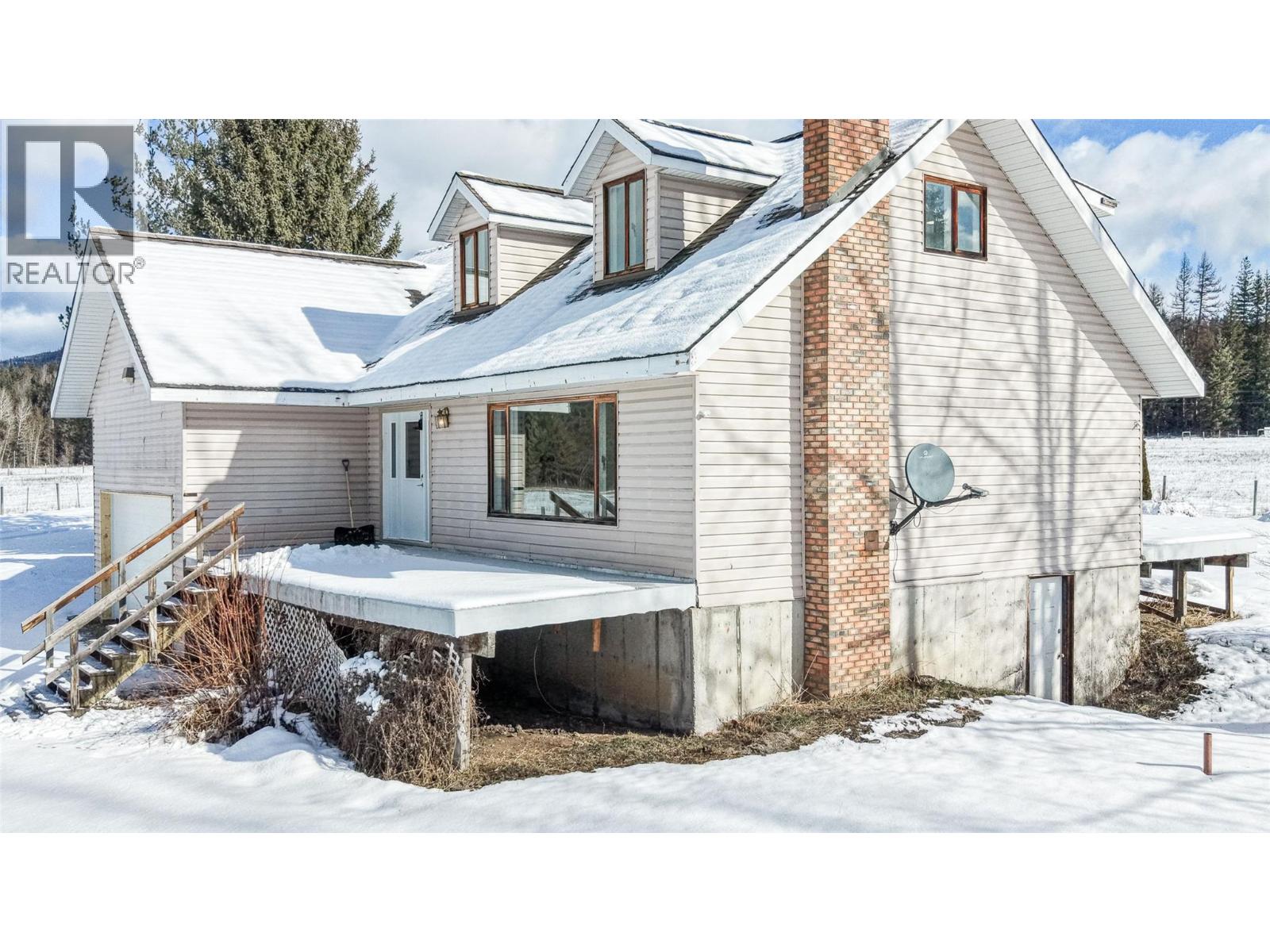 1852 Trinity Valley Road, Lumby, British Columbia  V0E 2G4 - Photo 5 - 10364854