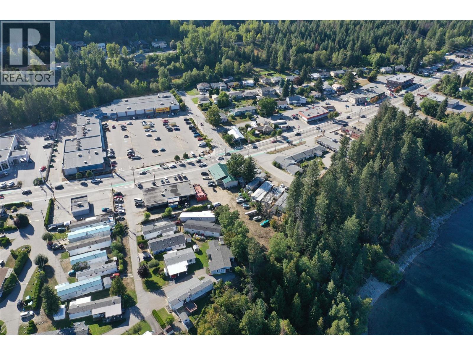 1501 Columbia Avenue, Castlegar, British Columbia  V1N 1H8 - Photo 11 - 10365360